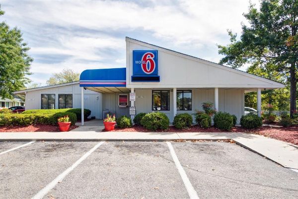 MOTEL 6 PINEHURST - ABERDEEN NC (Aberdeen)